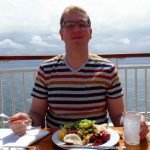 Avoid gaining weight on a cruise by eating lean protein and salads