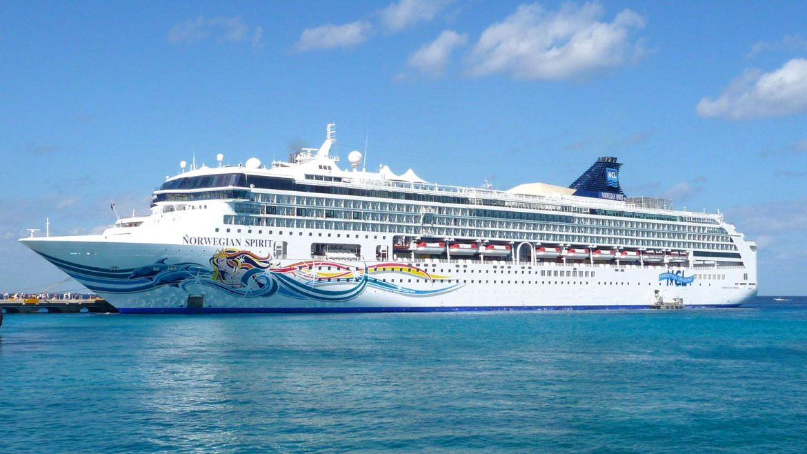 Cruising tips for Beginners Roguetrippers took their very first cruise on board the Norwegian Spirit with Norwegian Cruiselines Freestyle cruising in December 2010 to Western Caribbean.