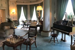 Roguetrippers loved sitting in the parlour of Ballyseede Castle and play the piano.