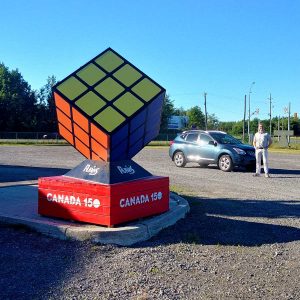 Road side attractions are a huge part of every road trip Roguetrippers take - like the Rubik's cube in Niagara Falls.