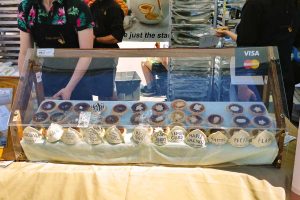 Many pretty butter tarts