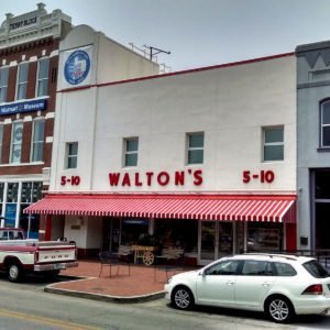 Roguetrippers visit unusual museums like Walmart