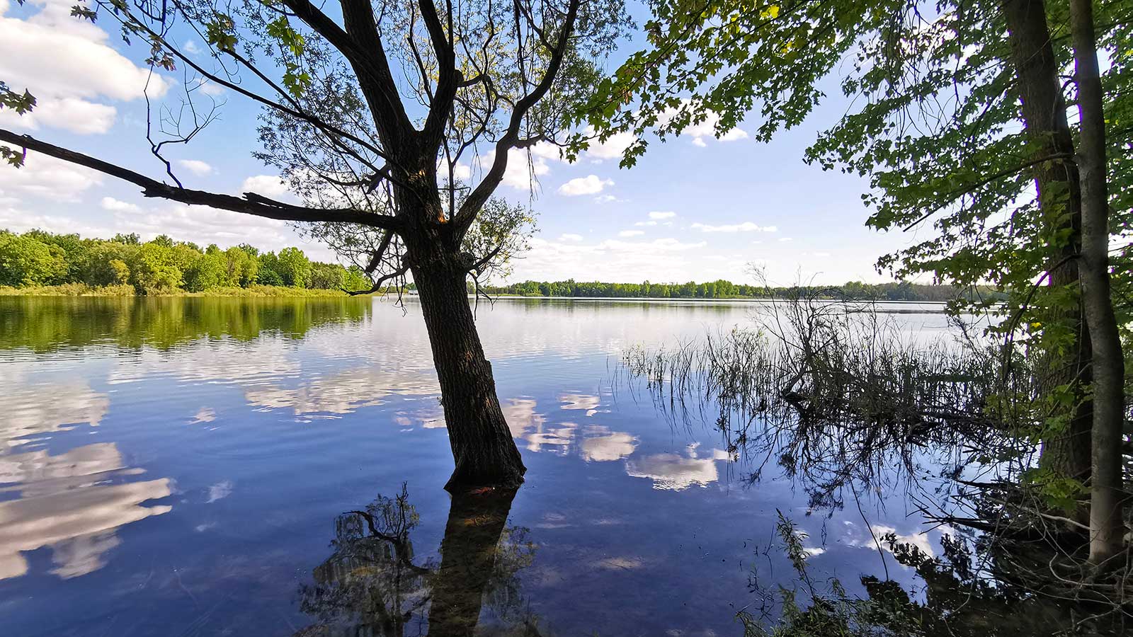 What to Pack for a hiking adventure Roguetrippers