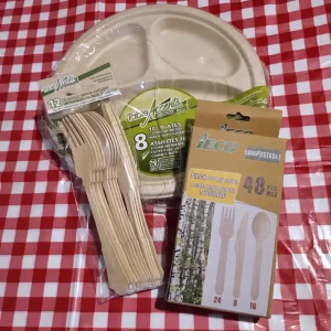Roguetrippers pack compostable cutlery for Road Trip Picnic