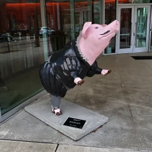 HAMLET the pig statue